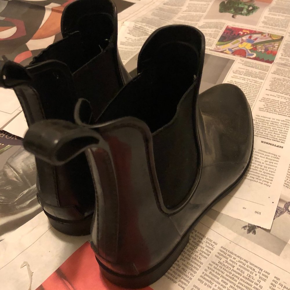 Black J.Crew Size 8 Chelsea-style rain-boots